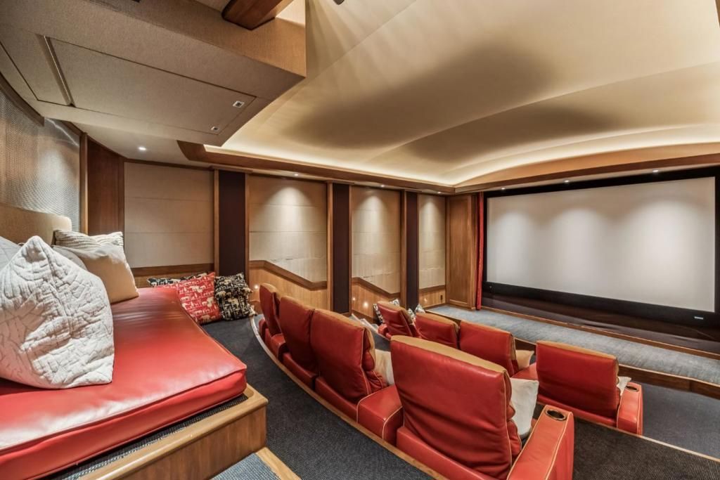 Image 34 of property listing at 2 Somerset Lane, Atherton, CA 94027