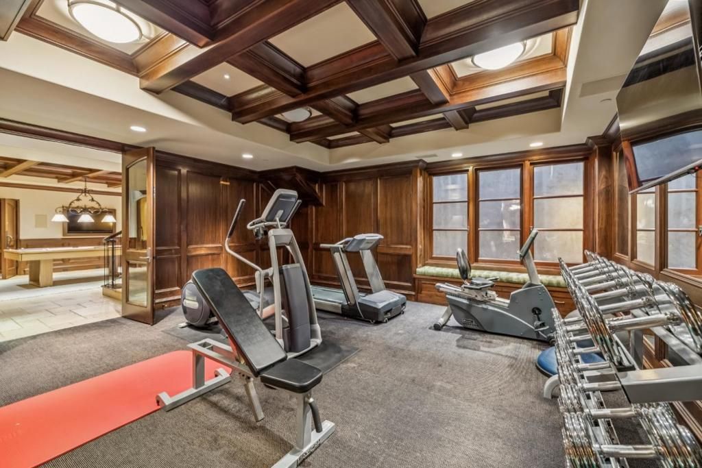 Image 36 of property listing at 2 Somerset Lane, Atherton, CA 94027