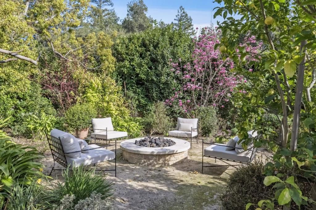 Image 42 of property listing at 2 Somerset Lane, Atherton, CA 94027