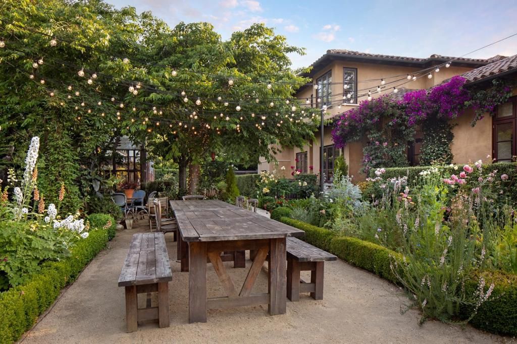 Image 46 of property listing at 2 Somerset Lane, Atherton, CA 94027