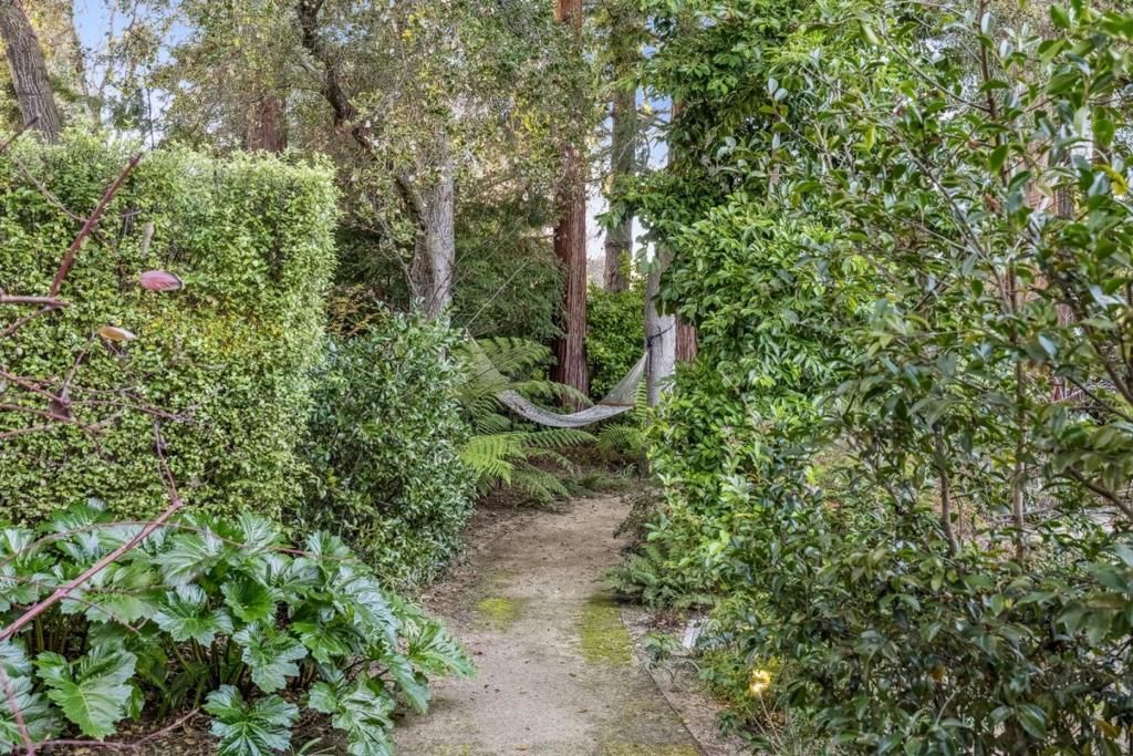 Image 47 of property listing at 2 Somerset Lane, Atherton, CA 94027