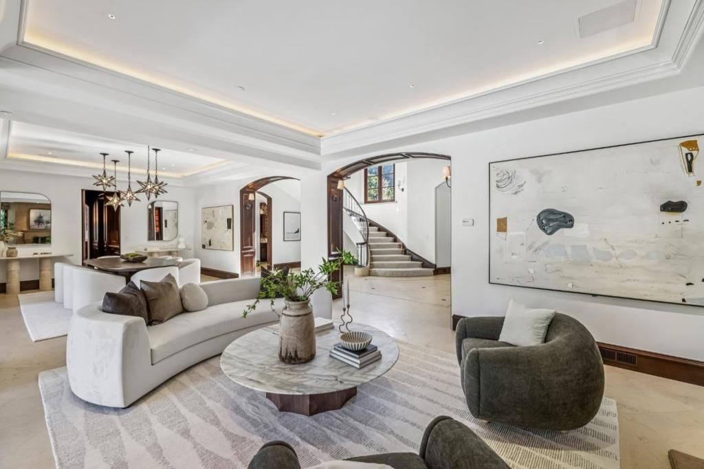 Image 5 of property listing at 2 Somerset Lane, Atherton, CA 94027