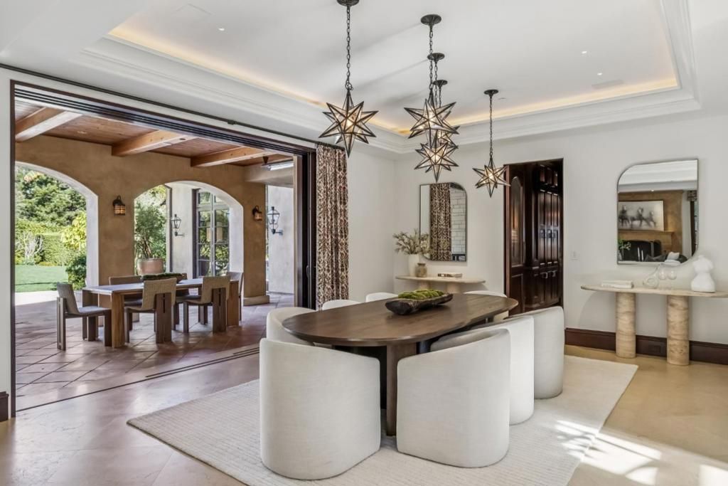 Image 7 of property listing at 2 Somerset Lane, Atherton, CA 94027