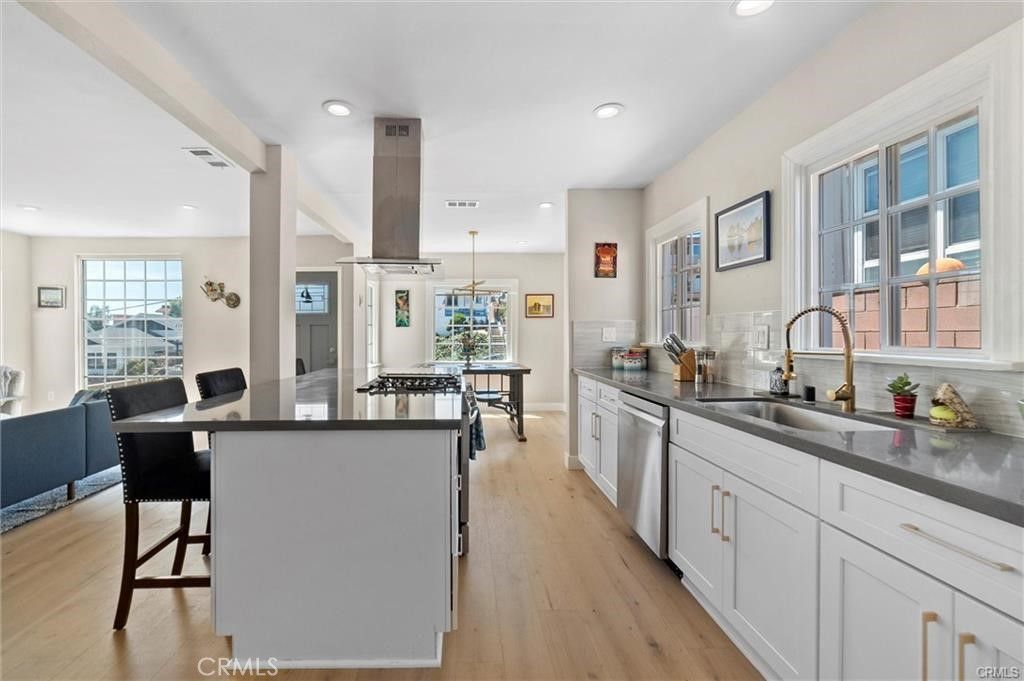 Image 10 of property listing at 752 W 23rd, San Pedro, CA 90731