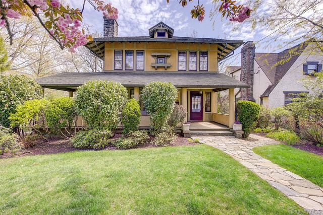 78 Hickory Grove Drive W, Larchmont, NY 10538