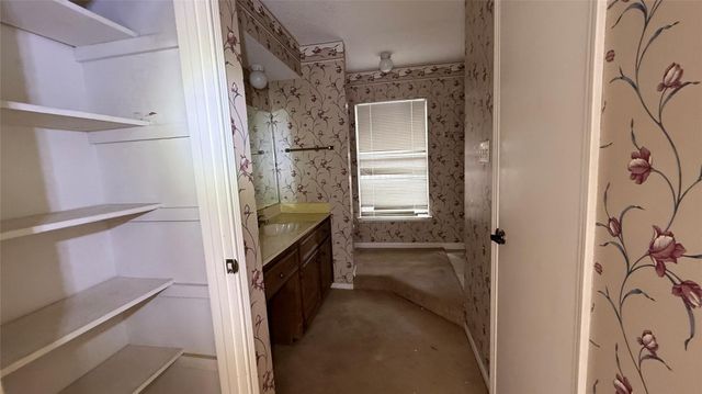 4227 Willow Beach Drive, Houston, TX 77072