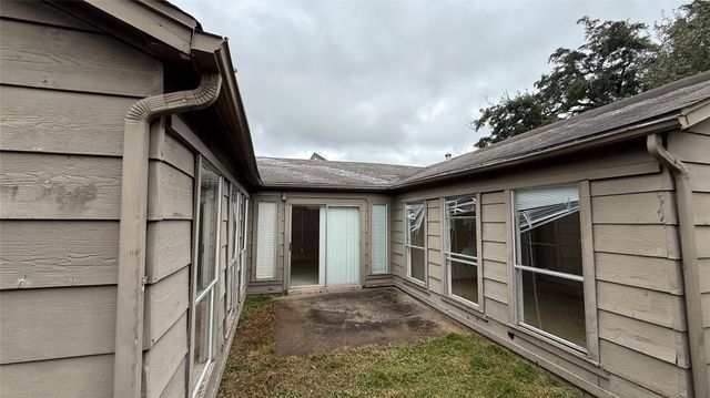 4227 Willow Beach Drive, Houston, TX 77072