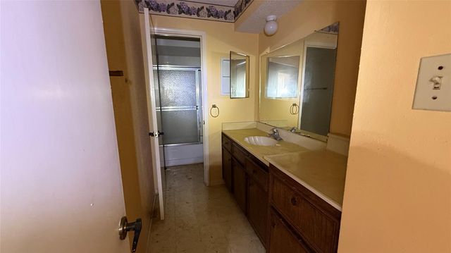 4227 Willow Beach Drive, Houston, TX 77072