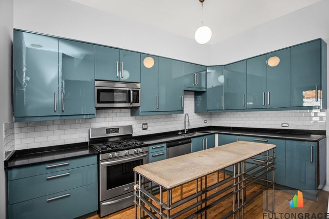 2744 W Warren Boulevard 1, Chicago, IL 60612