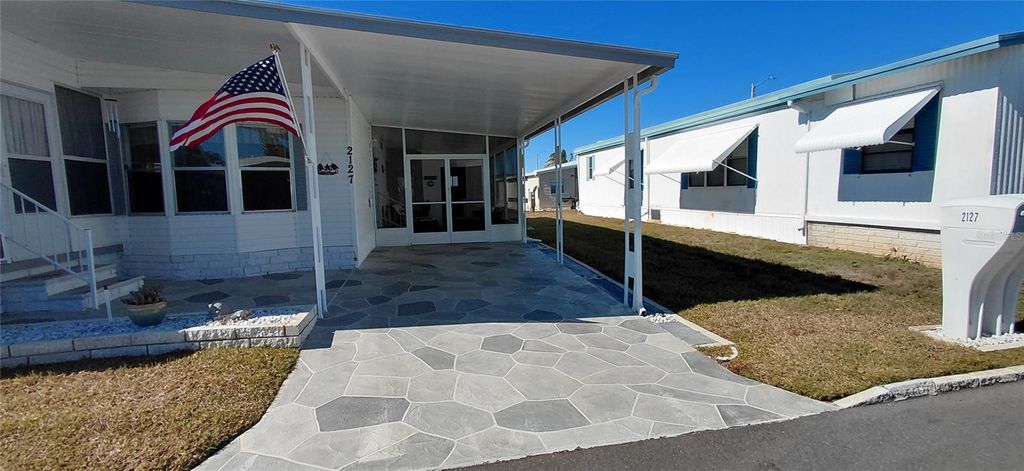 Image 42 of property listing at 2127 MANOA DRIVE, Holiday, FL 34691