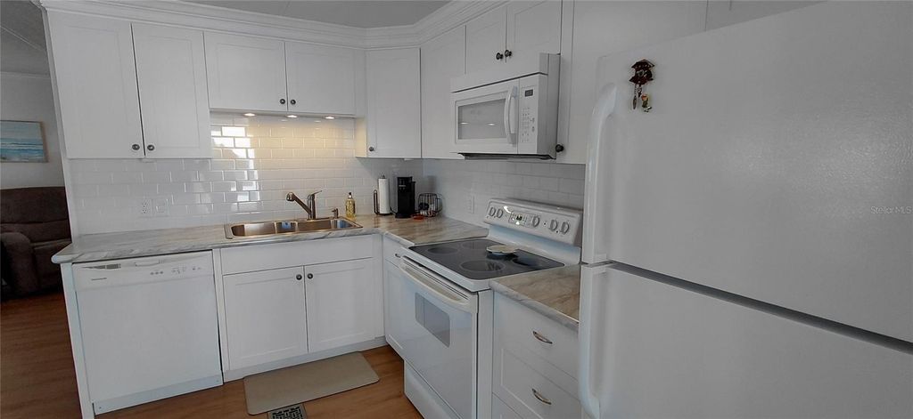 Image 9 of property listing at 2127 MANOA DRIVE, Holiday, FL 34691