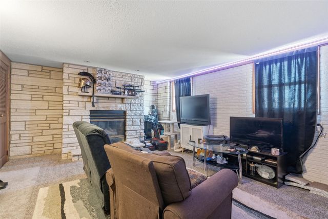 159 Crestridge Drive NW, Cedar Rapids, IA 52405