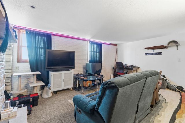 159 Crestridge Drive NW, Cedar Rapids, IA 52405