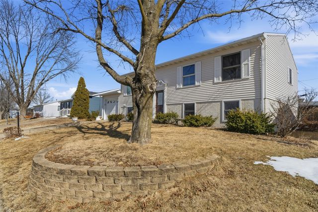 159 Crestridge Drive NW, Cedar Rapids, IA 52405