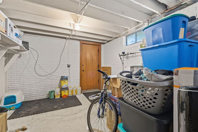 159 Crestridge Drive NW, Cedar Rapids, IA 52405