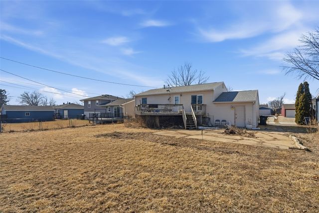 159 Crestridge Drive NW, Cedar Rapids, IA 52405