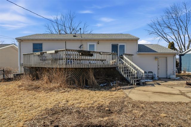 159 Crestridge Drive NW, Cedar Rapids, IA 52405