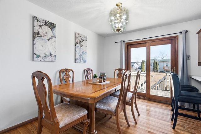 159 Crestridge Drive NW, Cedar Rapids, IA 52405