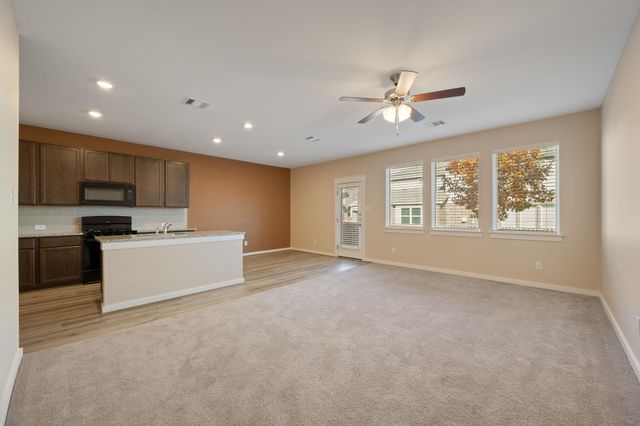 602 Knopper ST B, Pflugerville, TX 78660