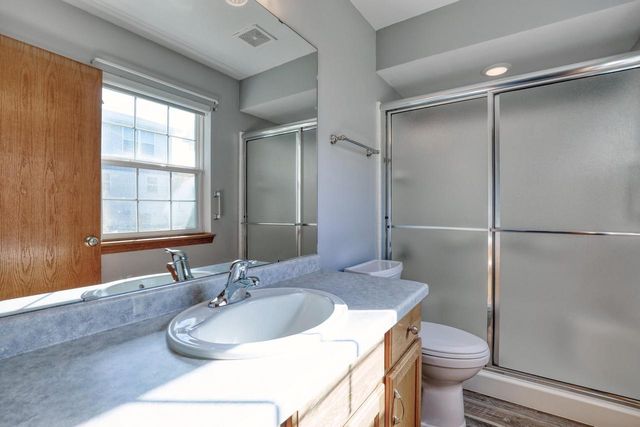 419 Majeskie DRIVE, Pewaukee, WI 53072