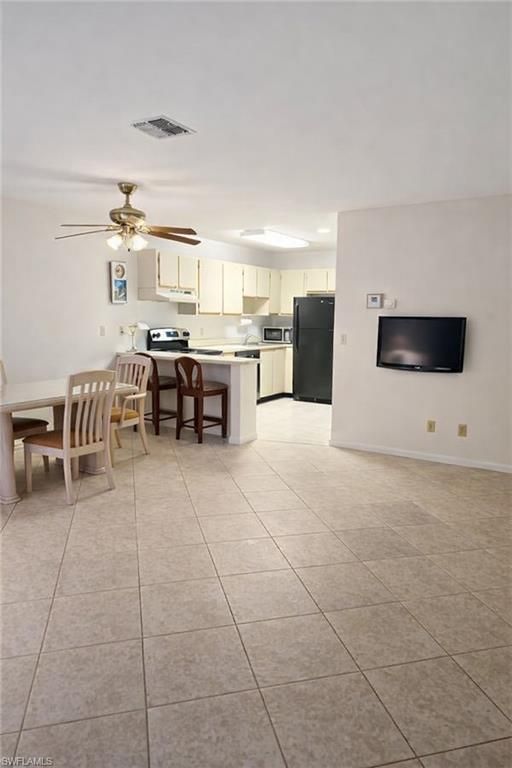 Image 12 of property listing at 4513 SW 8th CT 109, Cape Coral, FL 33914