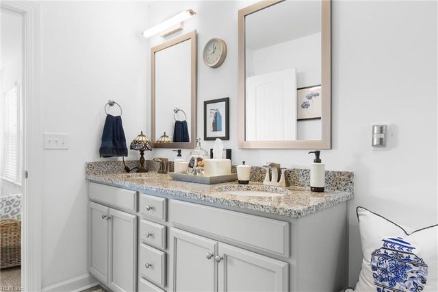 206 Ryker RD E, Moyock, NC 27958