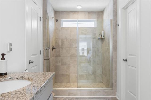 206 Ryker RD E, Moyock, NC 27958