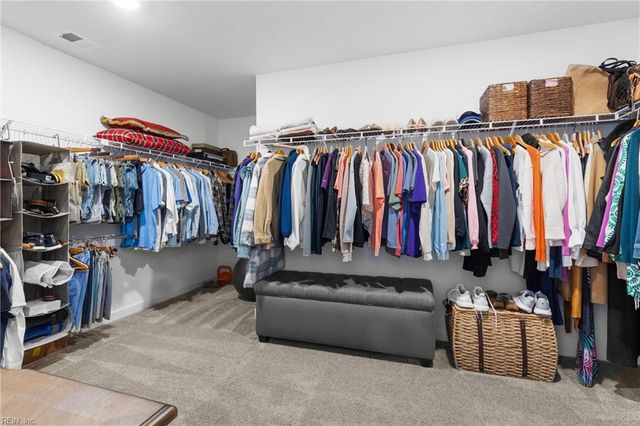 206 Ryker RD E, Moyock, NC 27958