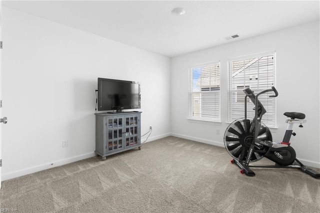 206 Ryker RD E, Moyock, NC 27958