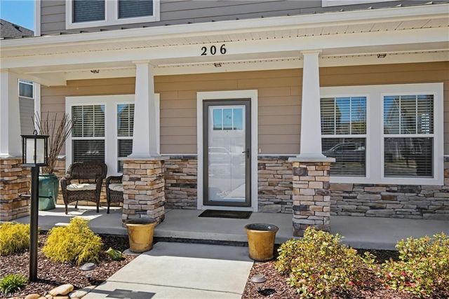 206 Ryker RD E, Moyock, NC 27958