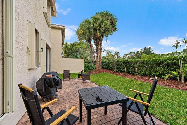 5023 Starblaze Drive, Greenacres, FL 33463