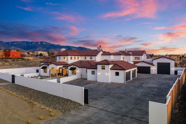 9400 Elena Drive NE, Albuquerque, NM 87122