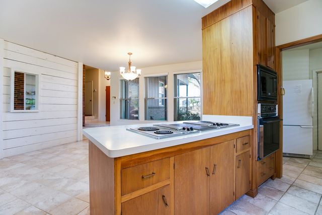 4201 River Bend Dr, San Angelo, TX 76903