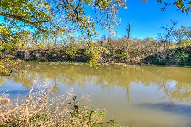 4201 River Bend Dr, San Angelo, TX 76903