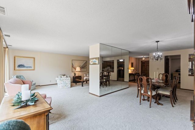 5100 France Avenue S 105, Edina, MN 55410