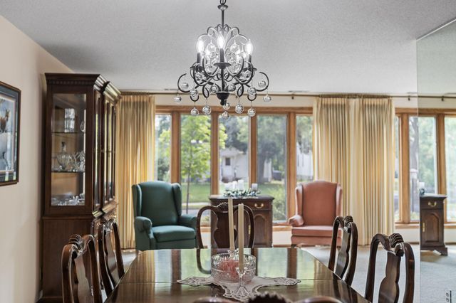 5100 France Avenue S 105, Edina, MN 55410