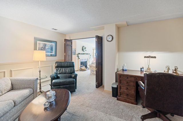 5100 France Avenue S 105, Edina, MN 55410