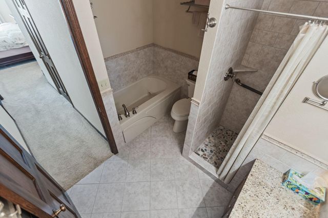 5100 France Avenue S 105, Edina, MN 55410