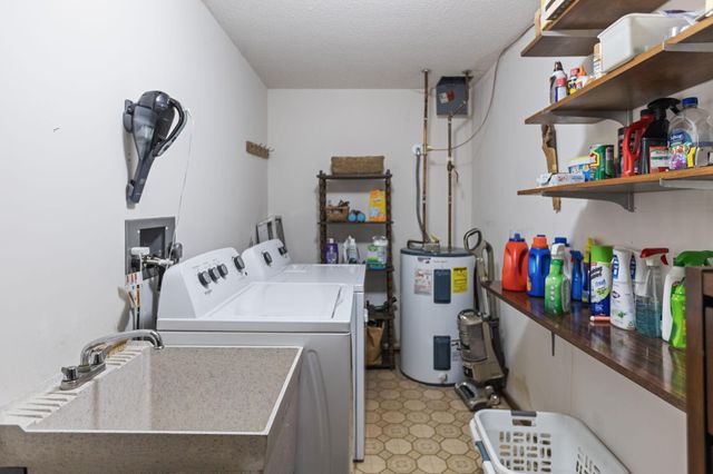 5100 France Avenue S 105, Edina, MN 55410