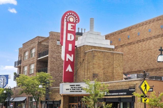 5100 France Avenue S 105, Edina, MN 55410