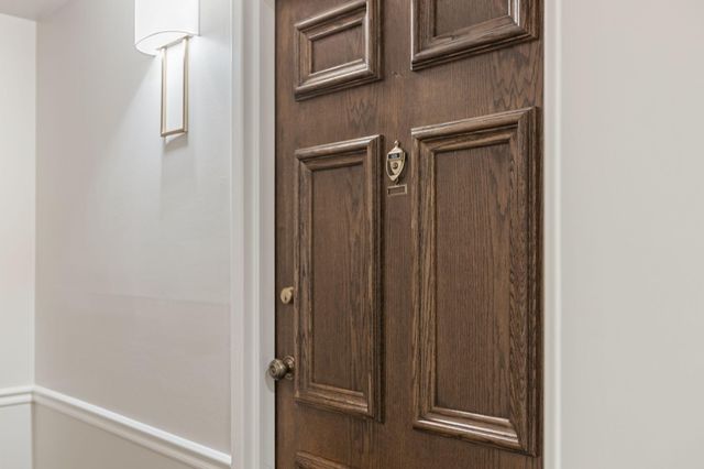 5100 France Avenue S 105, Edina, MN 55410