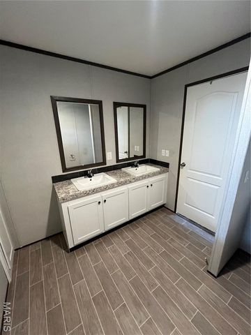 845 Highway EE, Winfield, MO 63389