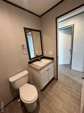 845 Highway EE, Winfield, MO 63389