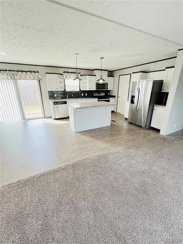 845 Highway EE, Winfield, MO 63389