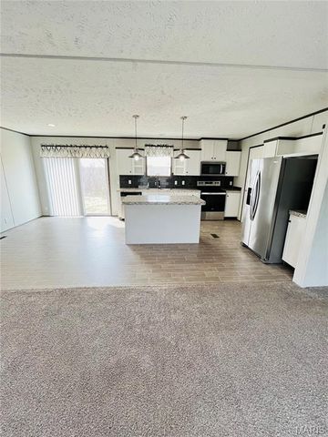 845 Highway EE, Winfield, MO 63389