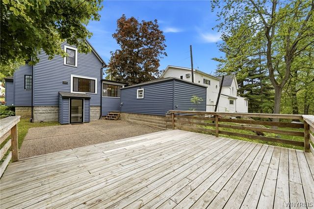 82 Crescent Avenue, Hamburg, NY 14075