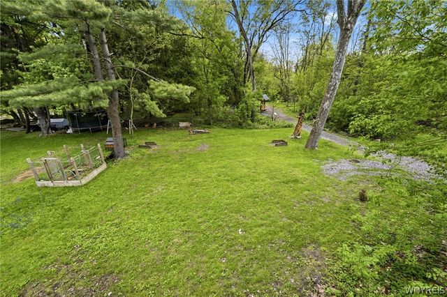 82 Crescent Avenue, Hamburg, NY 14075