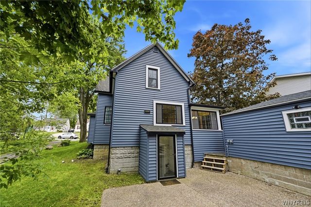 82 Crescent Avenue, Hamburg, NY 14075