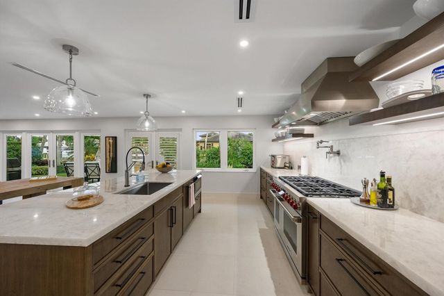 8884 SE Pelican Island Way, Hobe Sound, FL 33455