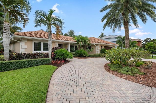 8884 SE Pelican Island Way, Hobe Sound, FL 33455